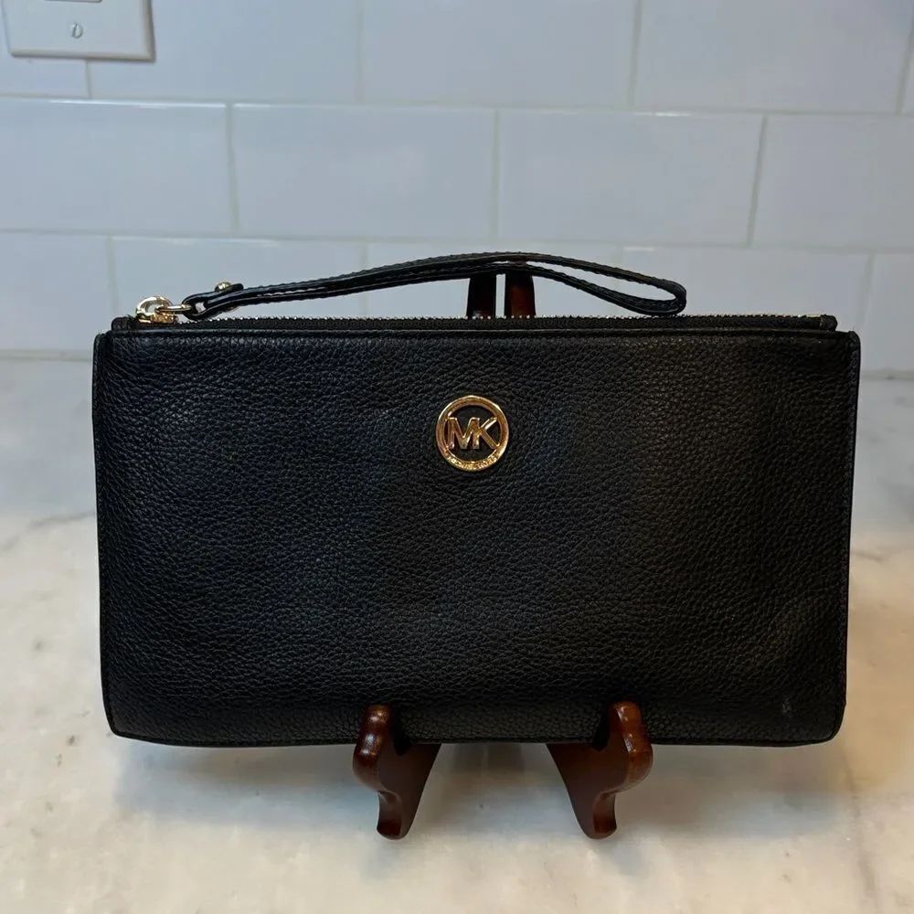Michael Kors Pebbled Leather Medallion Large Wristlet Pouch Clutch